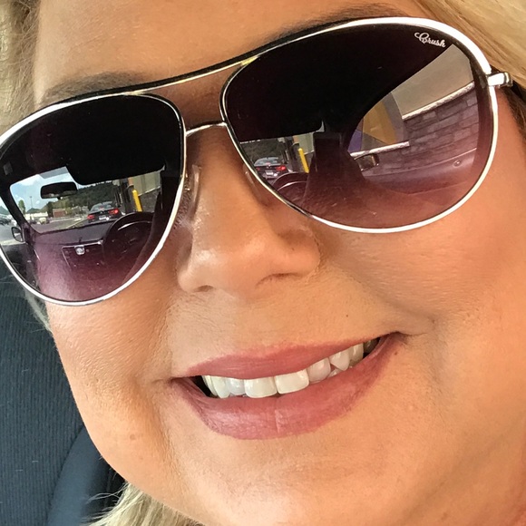 Meet your Posher, Renee - Picture 4 of 4